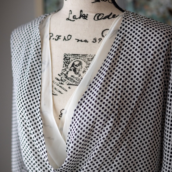 EXPRESS V-NECK LONG SLEEVE SHORT DRESS SP NWT - Picture 2 of 7